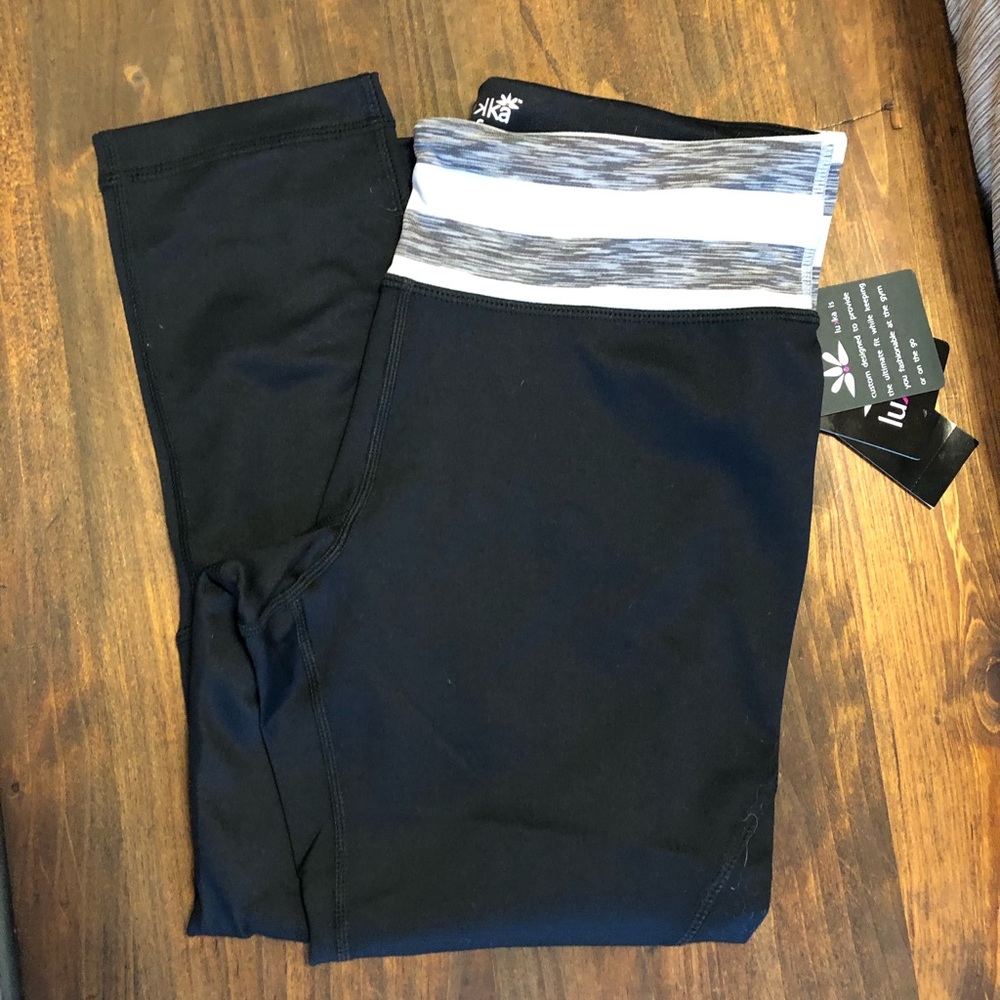 NWT activewear capris